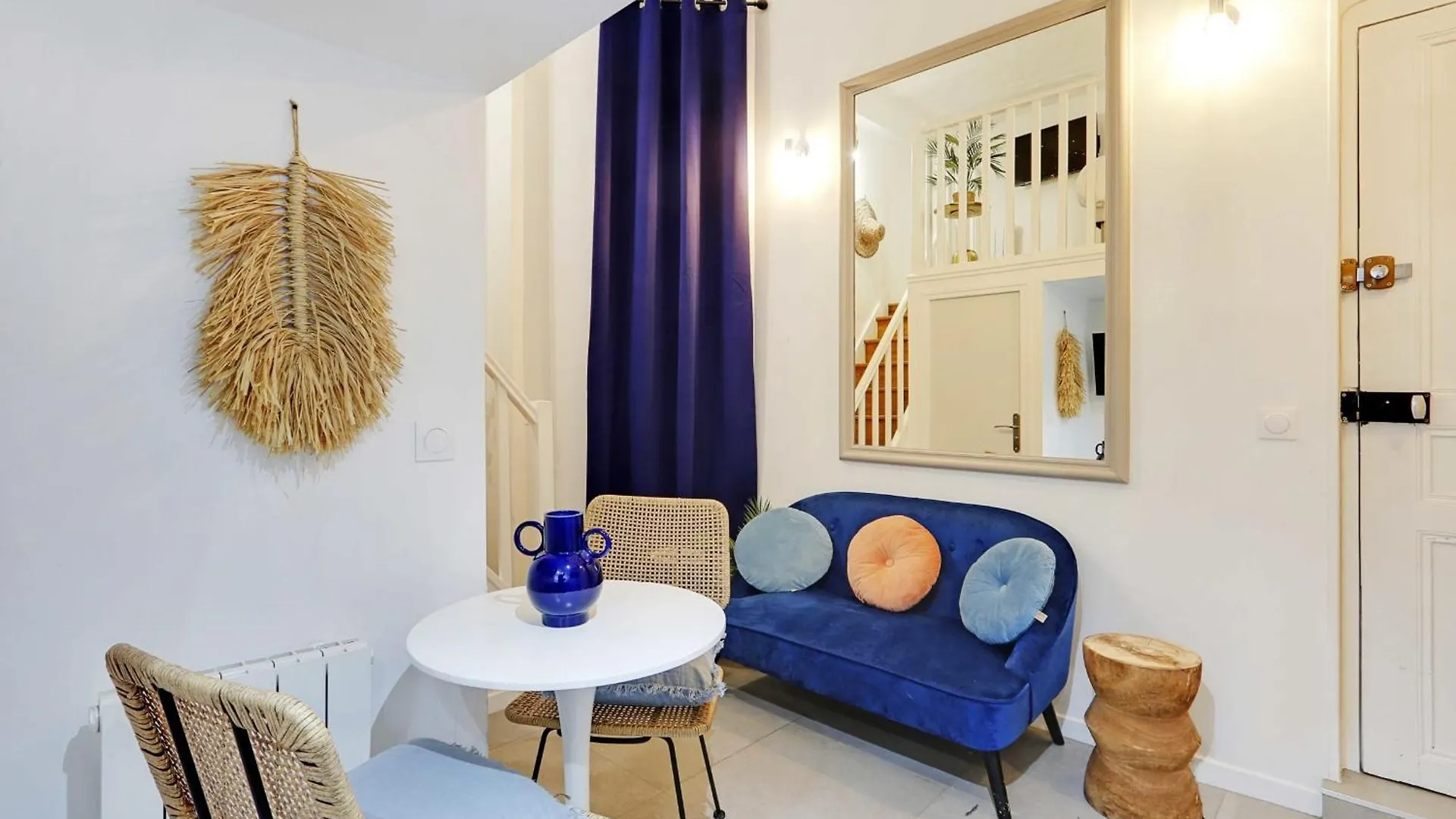 Beautiful And Contemporary - Arc De Triomphe Champs Elysees Apartment