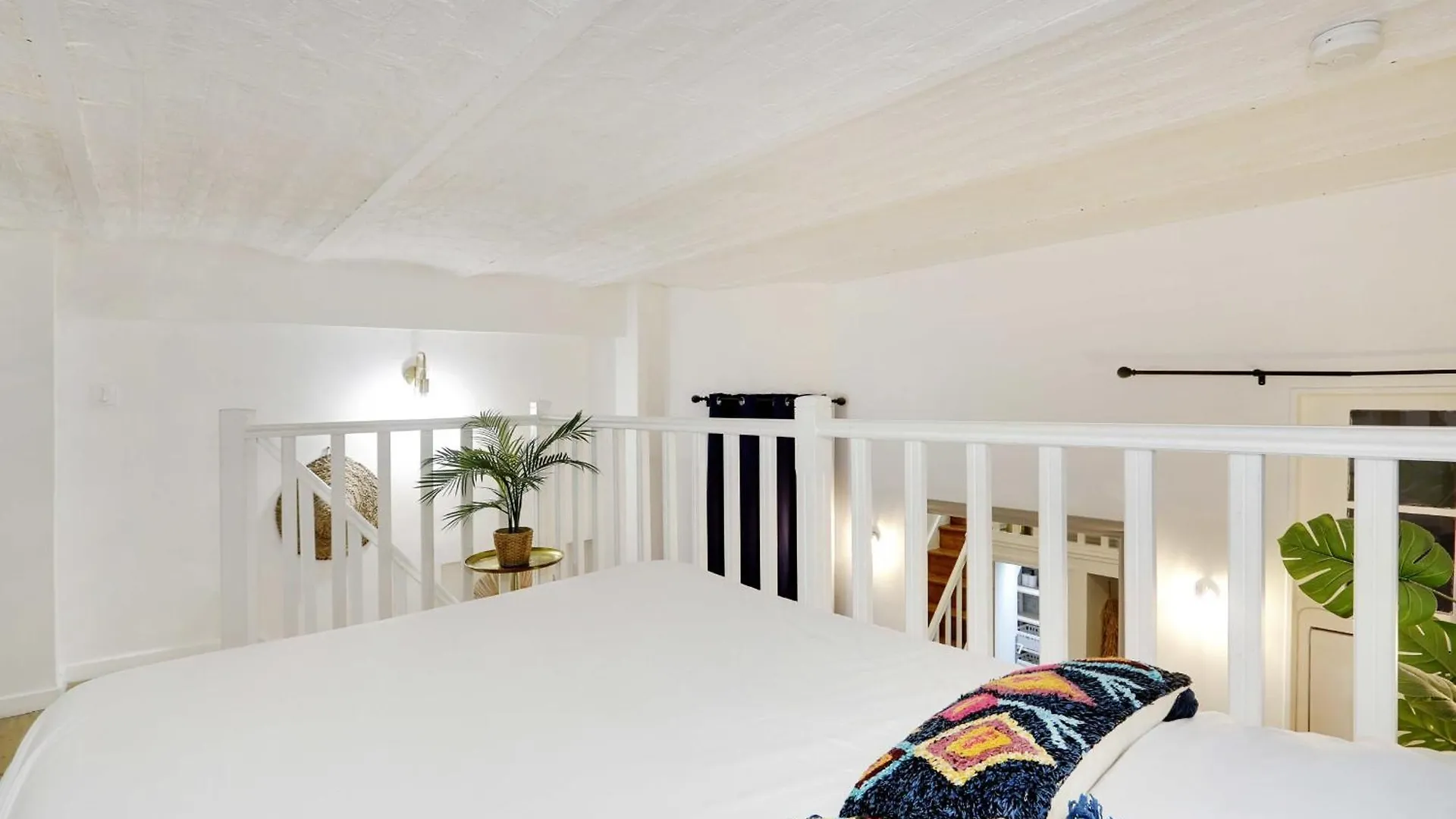 Beautiful And Contemporary - Arc De Triomphe Champs Elysees Apartment Paris